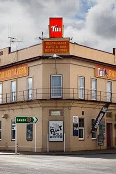 The Rat Hole (Rangitīkei Hotel)