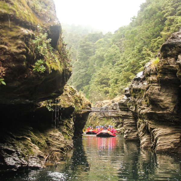 Rivervalley rafting the narrows